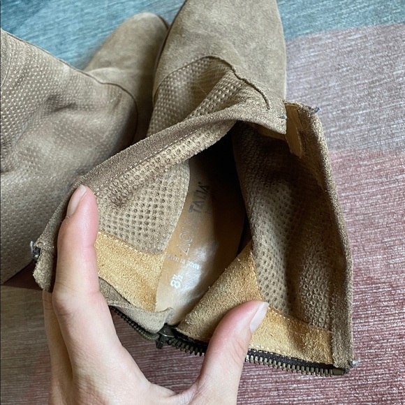 Aquatalia Perforated Tan Fall Brown Ankle Boots With Chunky Heel - Picture 15 of 15